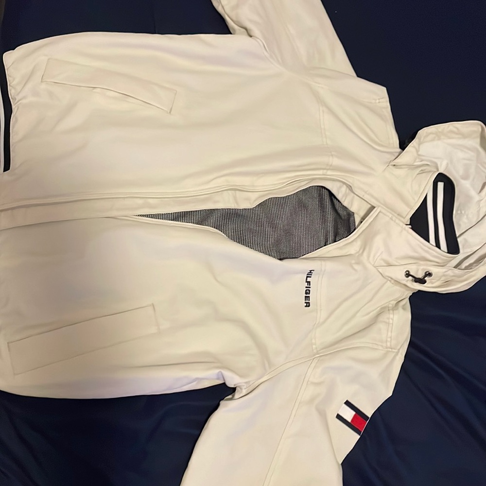 Tommy Hilfiger XS brand new bought a while back but never wore it so I outgrew